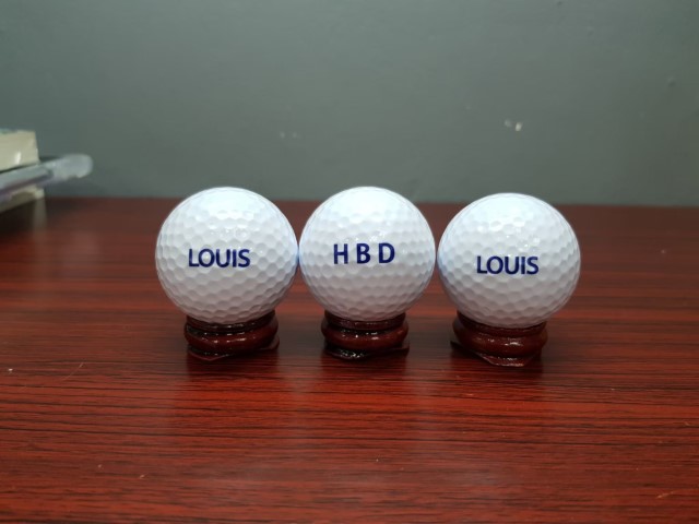 สกรีนลูกกอล์ฟ LOUIS HBD