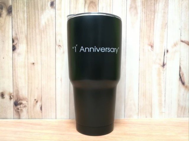 สกรีนแก้ว YETI โลโก้ 1 Anniversary
