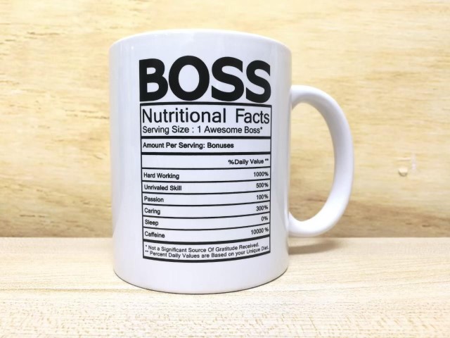 สกรีนแก้วมัคสีขาว ข้อความ Boss